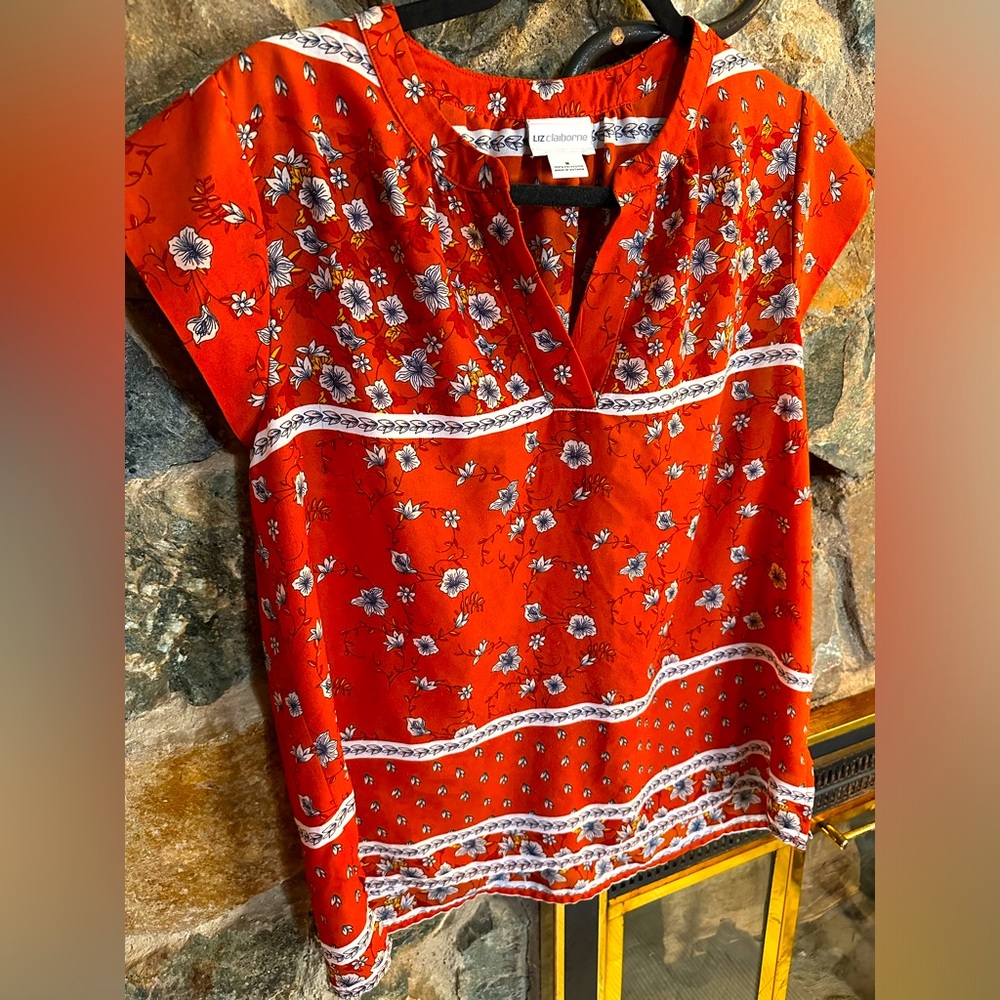 Liz Claiborne, Women’s Medium, lightweight, floral blouse 🧡